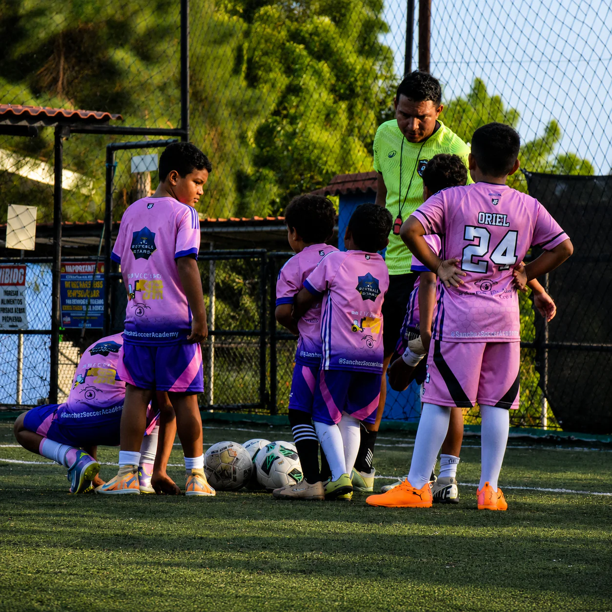 1 Mes de Entrenamiento de Fútbol para Niños y Jóvenes desde Sub6 hasta Sub16 por $25 en Sánchez Soccer Academy - Image 6