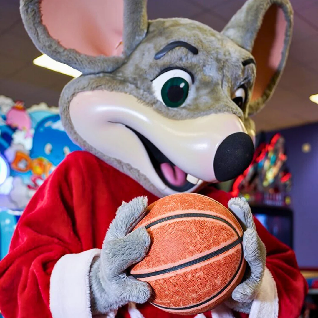 2 Horas de Juegos Ilimitado para 2 Personas + 1 Pizza Regular + 40% Off en HBD desde $15 en Chuck E. Cheese's de Multiplaza - Image 4