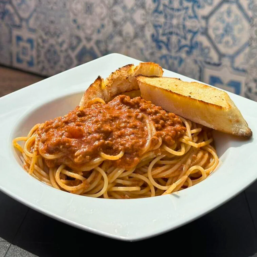 2 Pastas Clásicas + 1 Entrada para Compartir + 2 Bebidas por solo $15 en Pizzarella Vía Israel - Image 4