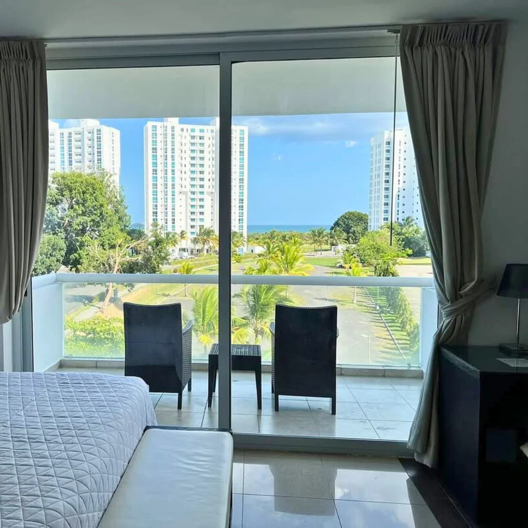 Estadía de 1 o 2 Noches en Playa Blanca Town Center Suites para hasta 4 Personas desde $99 en Beach Houses - Image 9