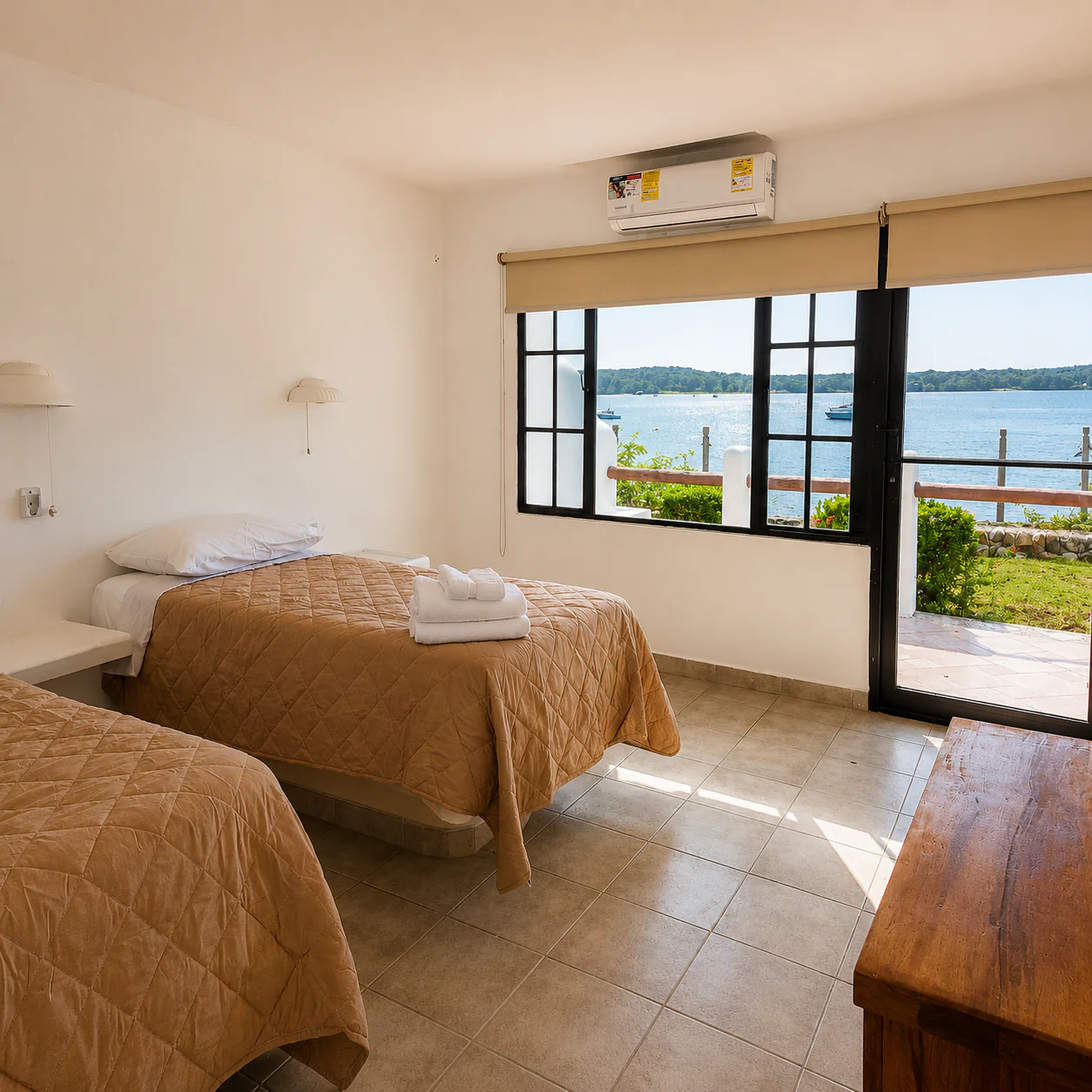 Estadía para 2 Personas + Tour de Isla + Posible Avistamiento de Ballenas por $120 en Hotel Punta Galeón Resort - Image 7