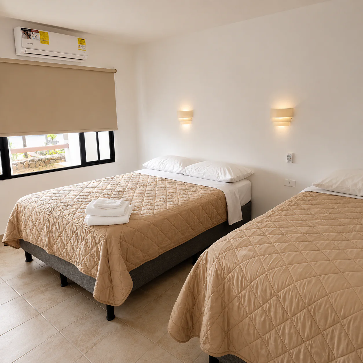 Estadía para 2 Personas + Tour de Isla + Posible Avistamiento de Ballenas por $120 en Hotel Punta Galeón Resort - Image 8